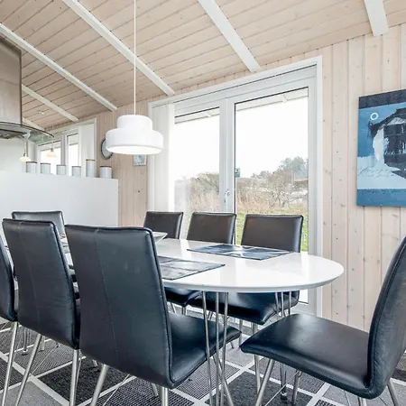 Four-bedroom In בית נופש הייורינג