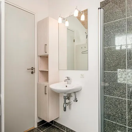 בית נופש Four-bedroom In הייורינג