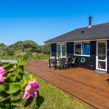 Four-bedroom In בית נופש