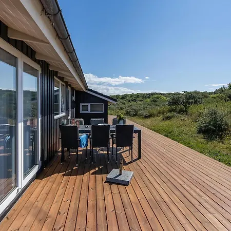 Four-bedroom In בית נופש *